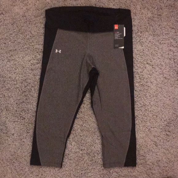 Under Armour women’s Fly-By Capri. Black/ Gray - Picture 5 of 7
